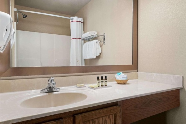 Hawthorn Suites By Wyndham Decatur image 17